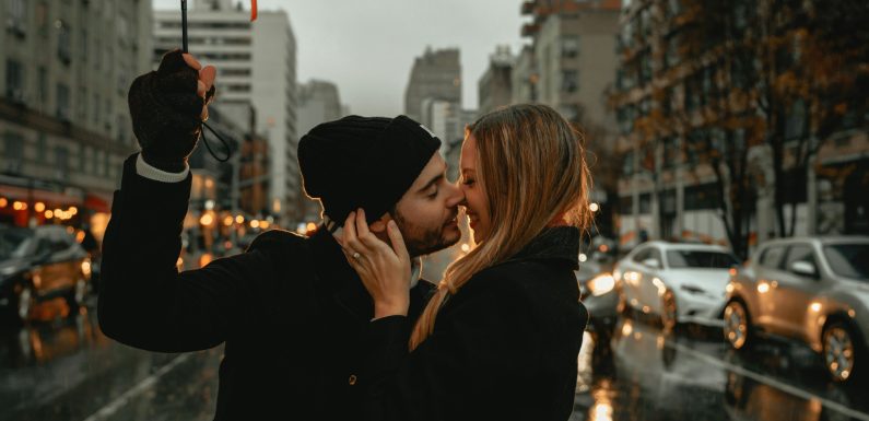 Everyday Romance in Daily Life Moments