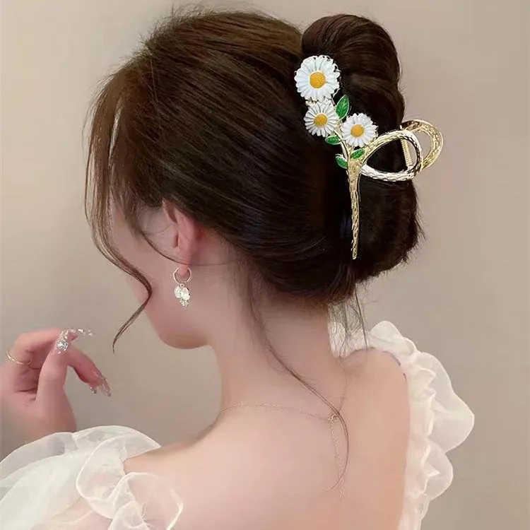Korean Style Flower Pearl Hair Claw Clip Large Metal Shark Clip Women Elegant Back Head Hair Grab Clip Fashion Hair Accessories - AliExpress 200000297 - Image 3