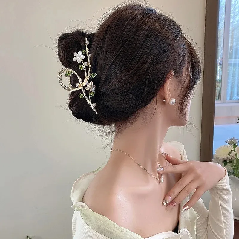 Korean Style Flower Pearl Hair Claw Clip Large Metal Shark Clip Women Elegant Back Head Hair Grab Clip Fashion Hair Accessories - AliExpress 200000297 - Image 2