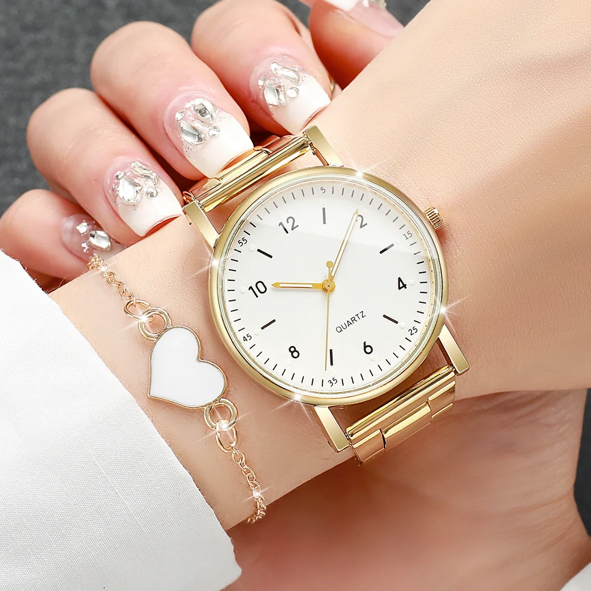 4Pcs Women’s Gold Quartz Watch Set, Minimalist Round Dial Steel Band Wrist Watch with Heart Pendant Bracelet Jewelry Gift Kit - AliExpress 1511 - Color : 4PCS Set Without Box - Image 3